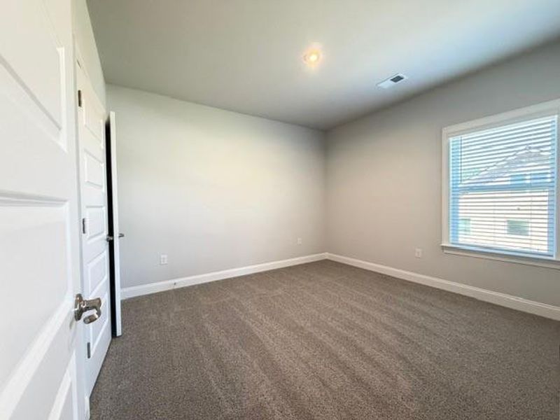 Spacious, unfurnished interior of a new home in Tuscany Hills, Douglasville (Image 21).