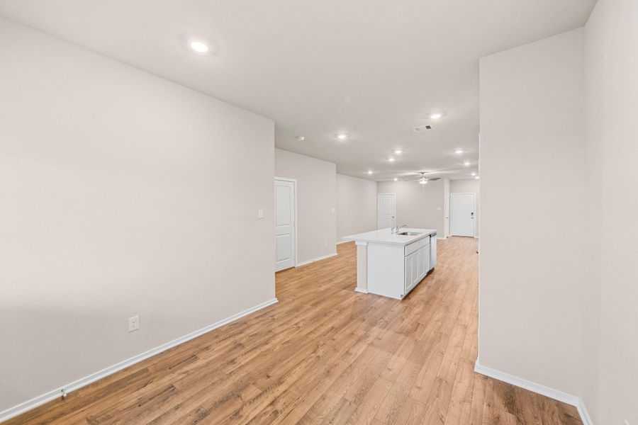 Spacious, unfurnished interior of a new home in Westridge Cove, Conroe (Image 15).