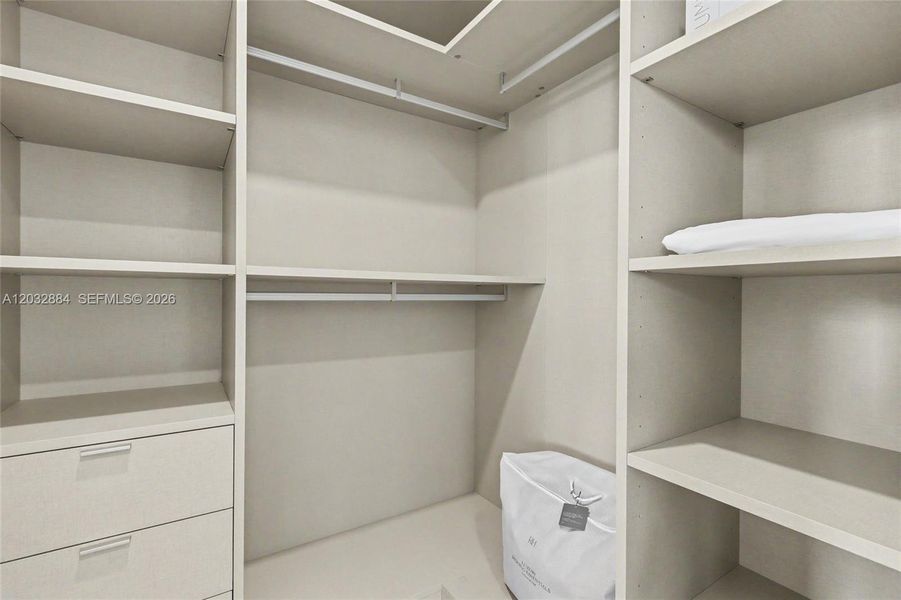 Images are for finish purposes only. Please refer to the floor plan for the layout. Images are for finish purposes only. Please refer to the floor plan for the layout.