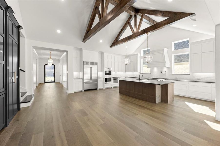 22. 3409 Alysheba - Kitchen (3)