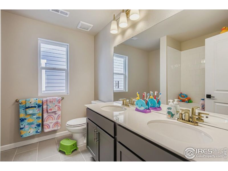 Furnished interior view inside a new home in Waterfield - Single Family Homes, Fort Collins (Image 10).