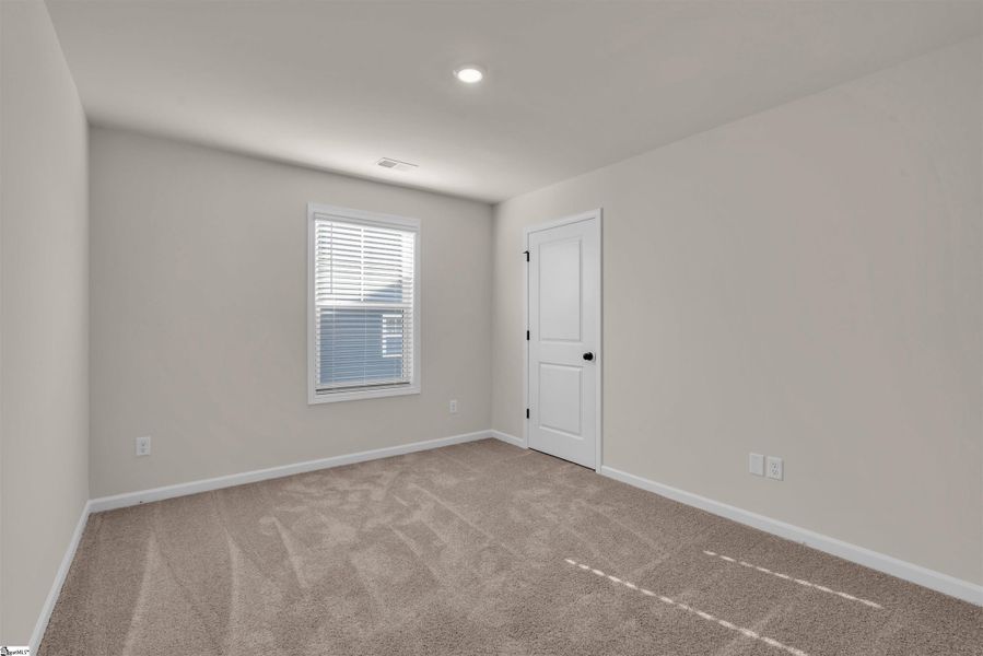 Spacious, unfurnished interior of a new home in Halton Oaks, Spartanburg (Image 21).