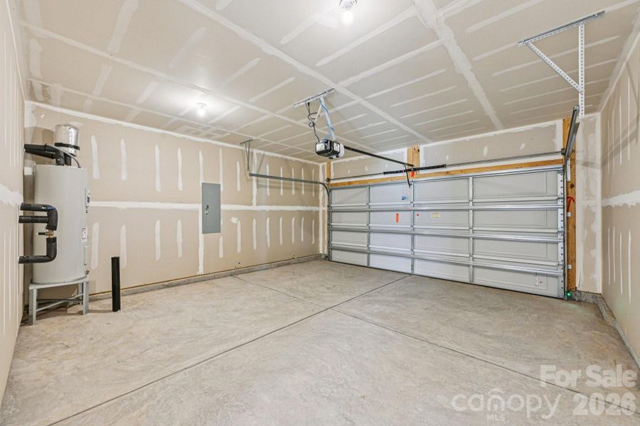 Spacious, unfurnished interior of a new home in Laurelbrook, Sherrills Ford (Image 23).