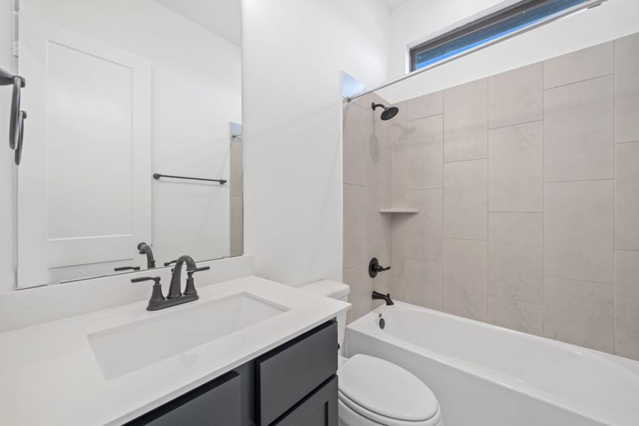 Representative furnished interior of a home built from the Alamo by HistoryMaker Homes in Hunters Crossing 60s, Sealy (Image 11). Representative furnished interior of a home built from the Alamo by HistoryMaker Homes in Hunters Crossing 60s, Sealy (Image 11).