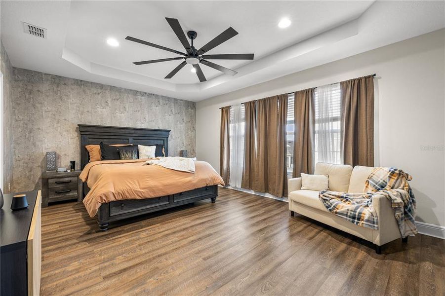 Furnished interior view inside a new home in , Winter Garden (Image 12).