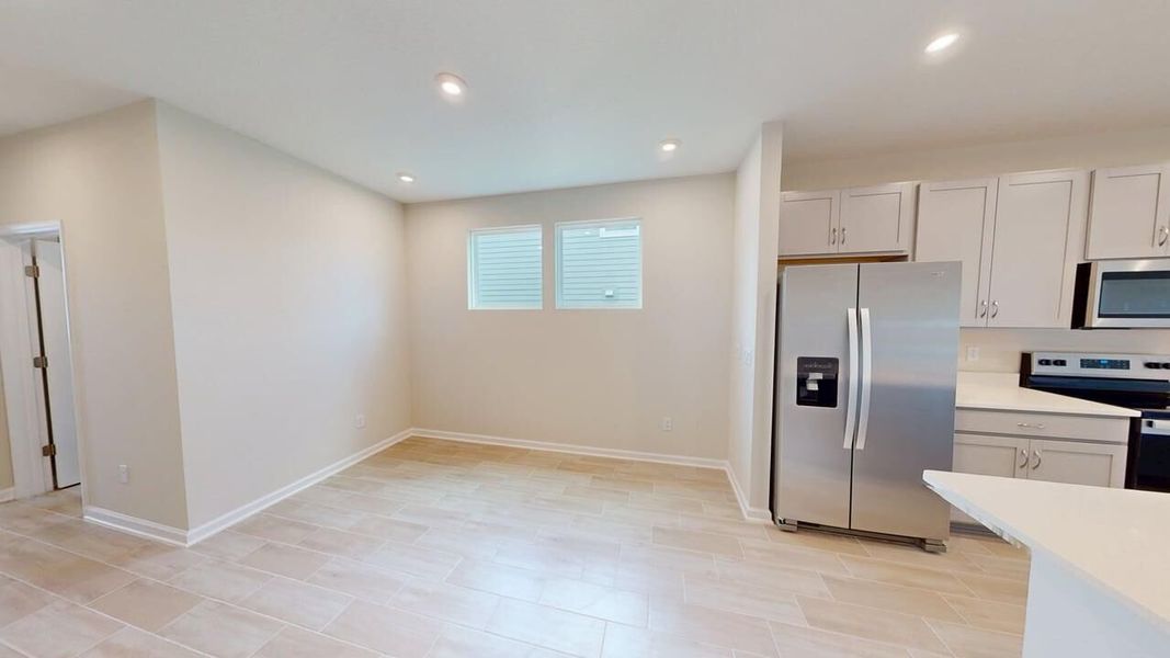 Spacious, unfurnished interior of a new home in Sandridge Hills, Green Cove Springs (Image 11).