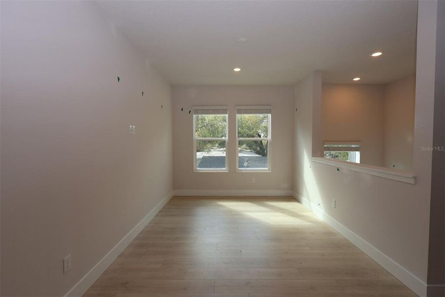 Spacious, unfurnished interior of a new home in , Tampa (Image 6).