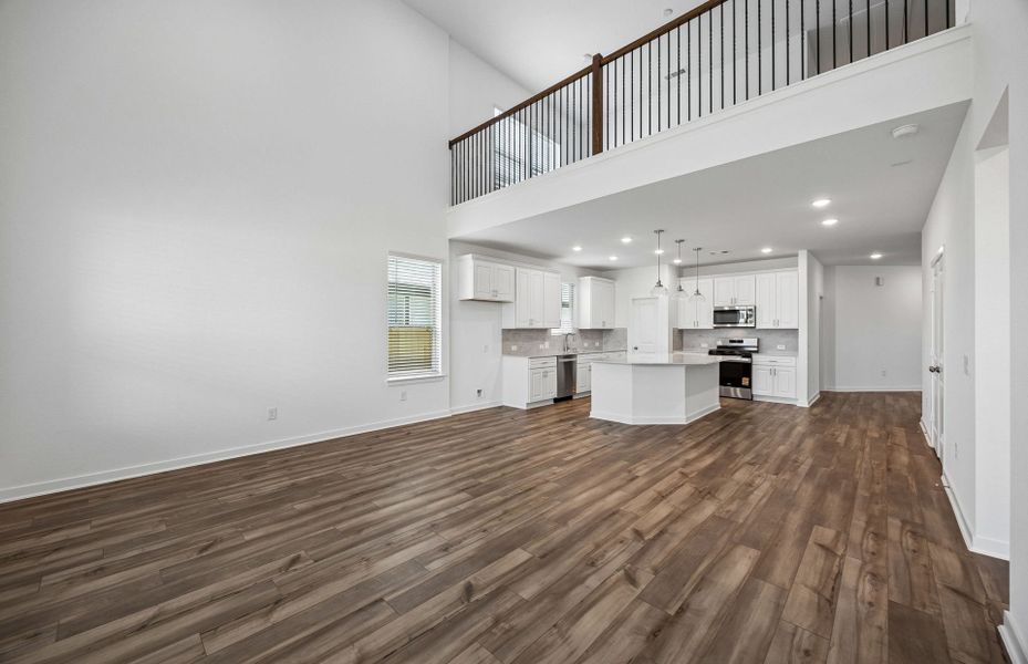 Spacious, unfurnished interior of a new home in Mavera, Conroe (Image 21).