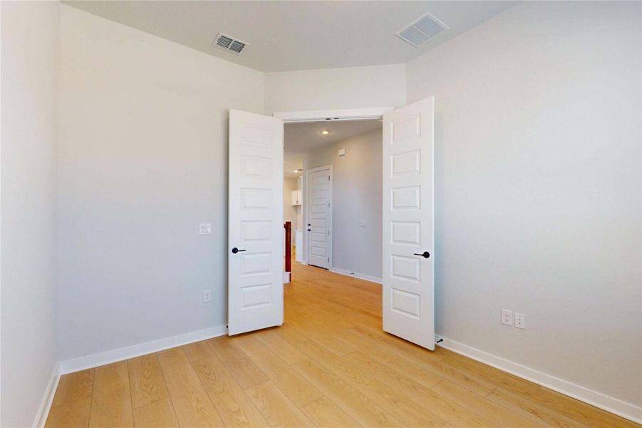 Spacious, unfurnished interior of a new home in Cedar Brook, Leander (Image 15).