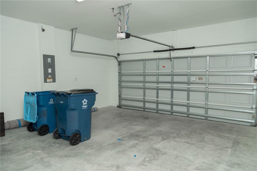 Spacious, unfurnished interior of a new home in Village at Windsor Reserve, Eagle Lake (Image 27). Spacious, unfurnished interior of a new home in Village at Windsor Reserve, Eagle Lake (Image 27).