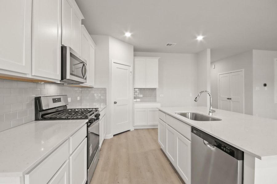 Furnished interior view inside a new home in Magnolia Springs, Montgomery (Image 6). Furnished interior view inside a new home in Magnolia Springs, Montgomery (Image 6).