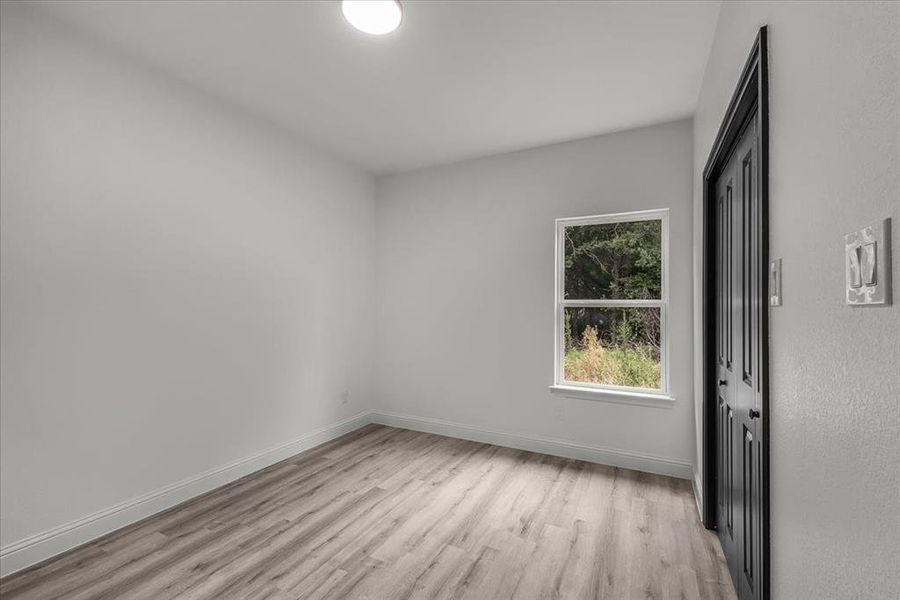 Spacious, unfurnished interior of a new home in , Granbury (Image 16).