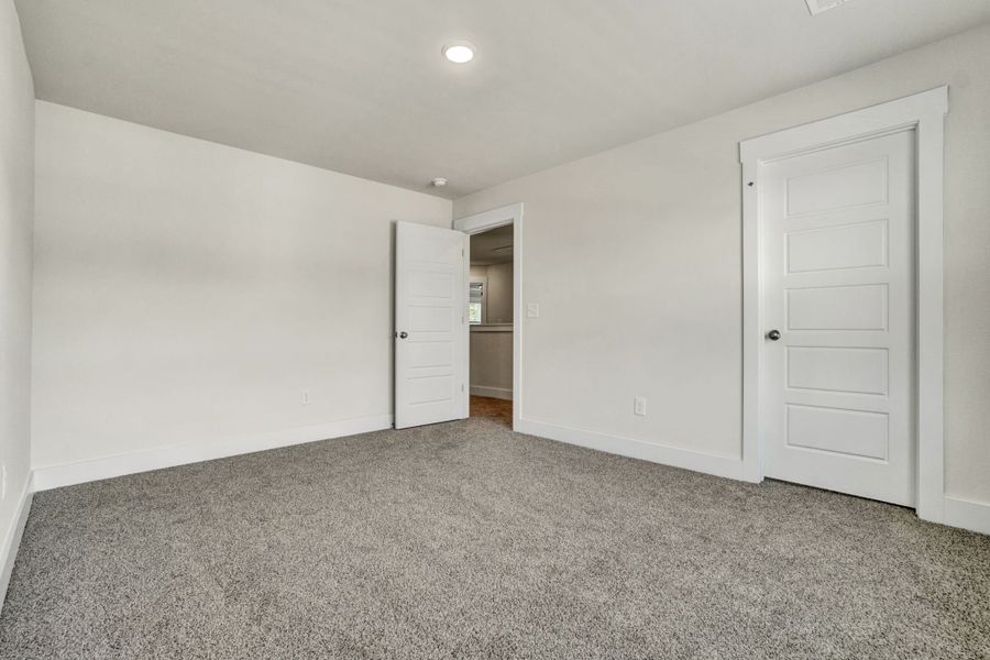 Spacious, unfurnished interior of a new home in Foxbank, Gray Court (Image 19). Spacious, unfurnished interior of a new home in Foxbank, Gray Court (Image 19).