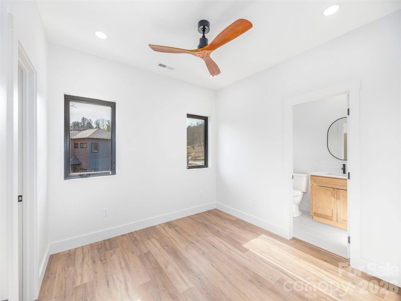 Spacious, unfurnished interior of a new home in , Waynesville (Image 12).