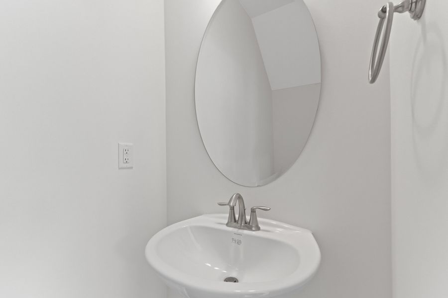 Representative interior finishes for a home built from the The Hemlock by RobuckHomes in Kennebec Crossing, Angier (Image 119).