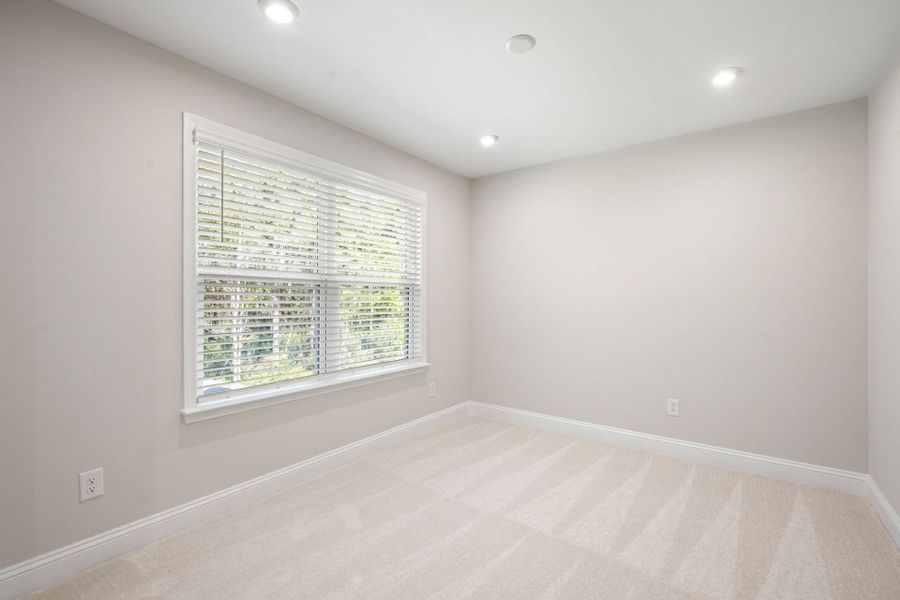 Spacious, unfurnished interior of a new home in Waterways, Richmond Hill (Image 73).