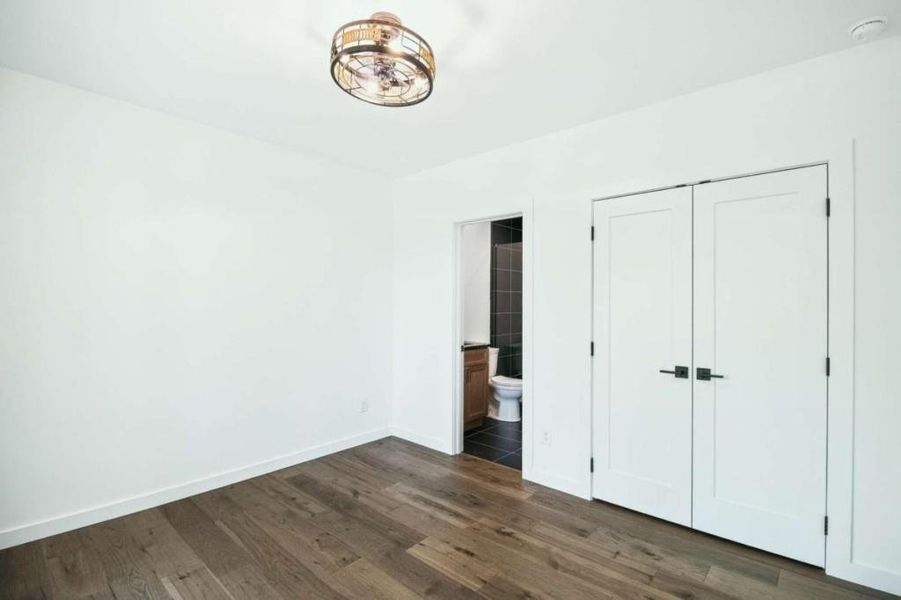 Spacious, unfurnished interior of a new home in , Blue Ridge (Image 27).