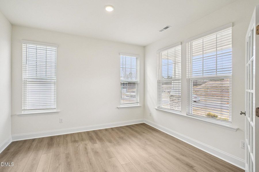 12-web-or-mls-Sugar Pne Dr-S0602-012