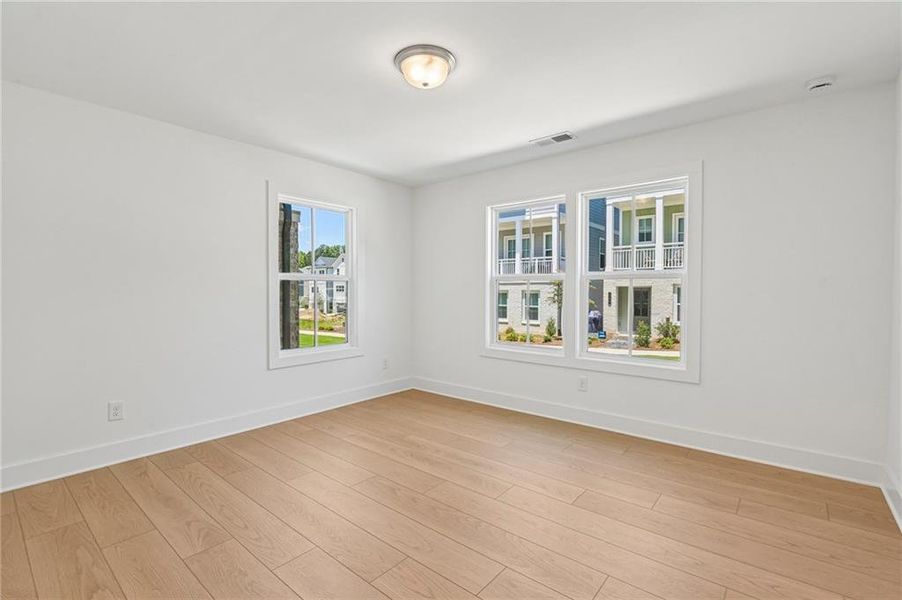 Spacious, unfurnished interior of a new home in , Alpharetta (Image 26).