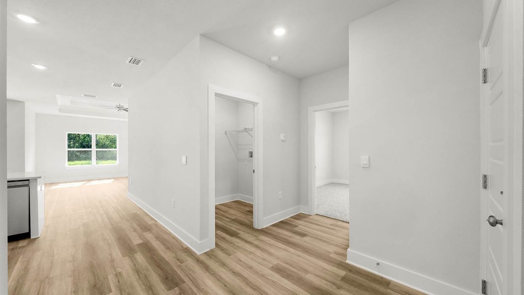 Spacious, unfurnished interior of a new home in Buffer Farms, Port Saint Joe (Image 14).