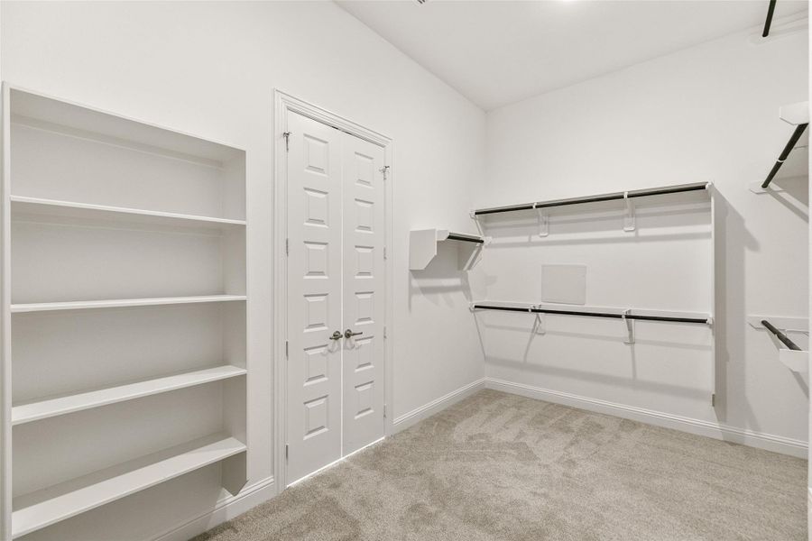 Spacious, unfurnished interior of a new home in Katy Lakes, Katy (Image 24). Spacious, unfurnished interior of a new home in Katy Lakes, Katy (Image 24).