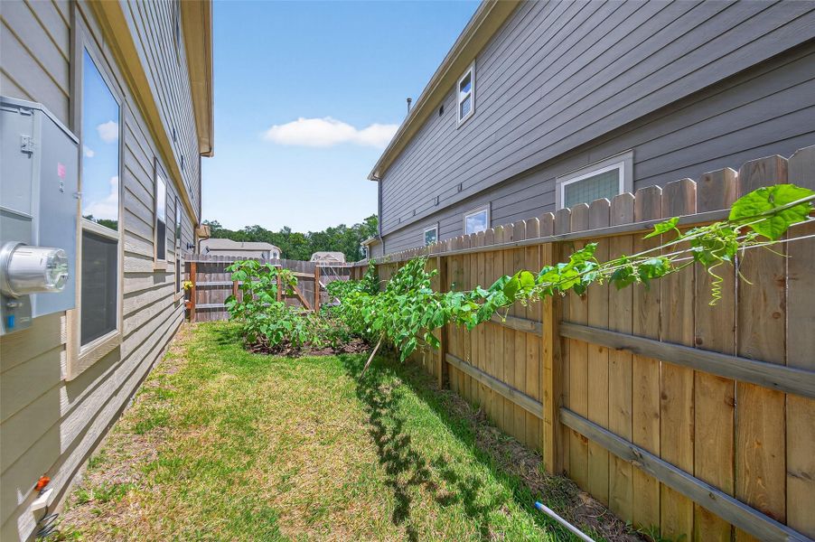 Image 38 of a home in Creekside Court. Image 38 of a home in Creekside Court.
