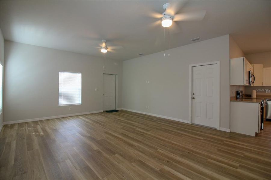 Spacious, unfurnished interior of a new home in , Sebring (Image 14).
