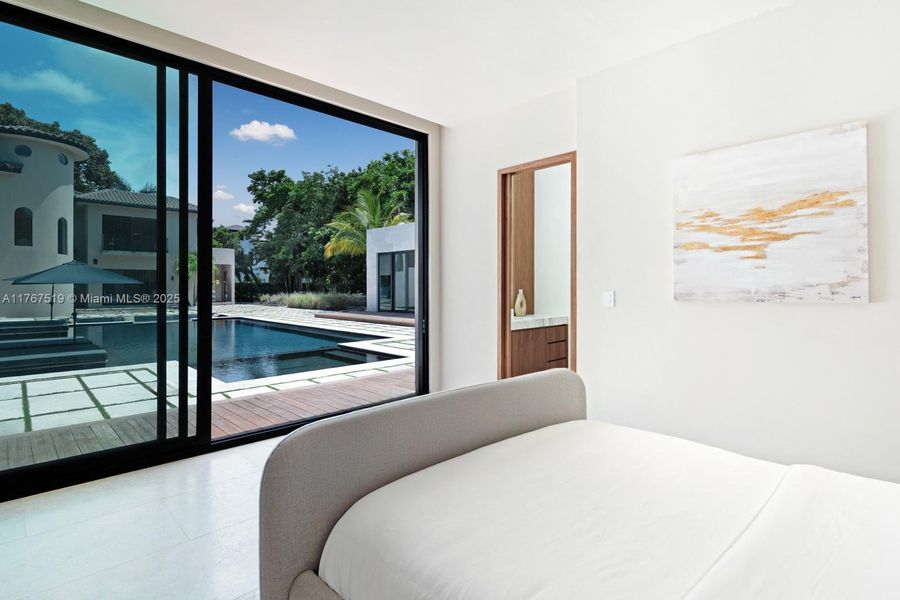 Furnished interior view inside a new home in , Pinecrest (Image 11).