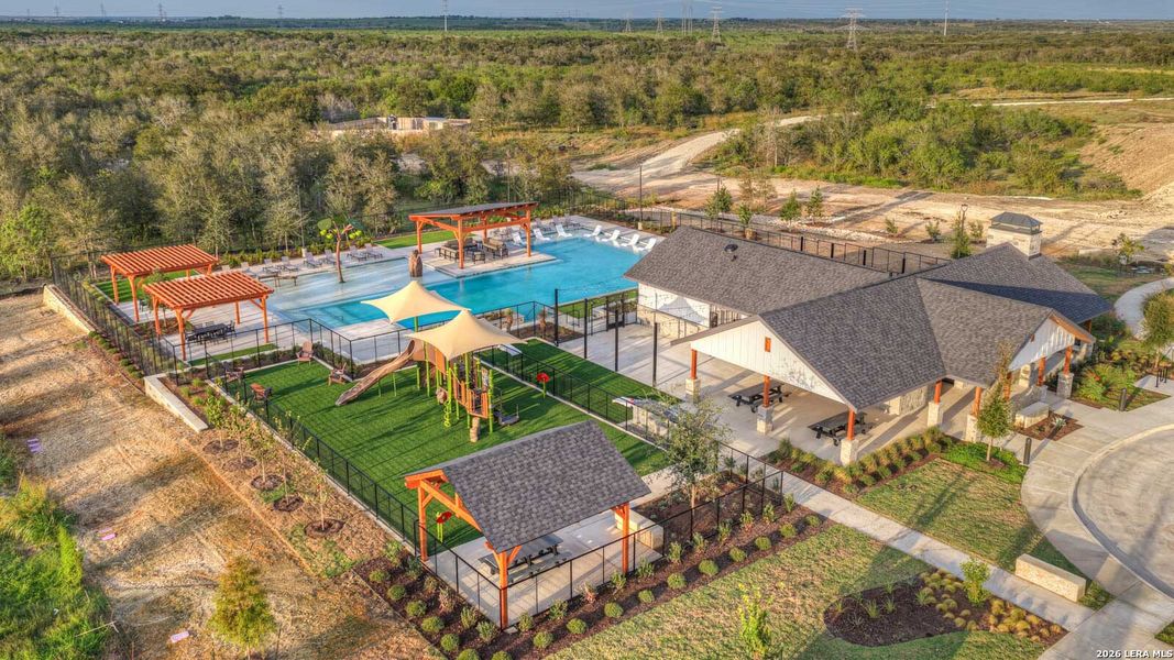 Community amenities in Bollinger, Maxwell (Image 19).