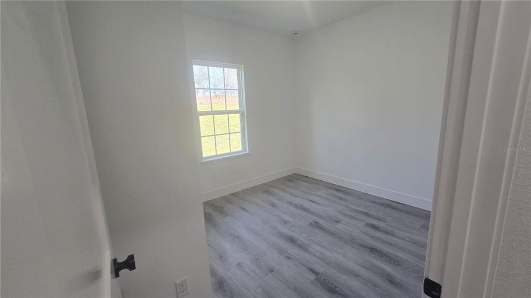Spacious, unfurnished interior of a new home in , Citrus Springs (Image 27).