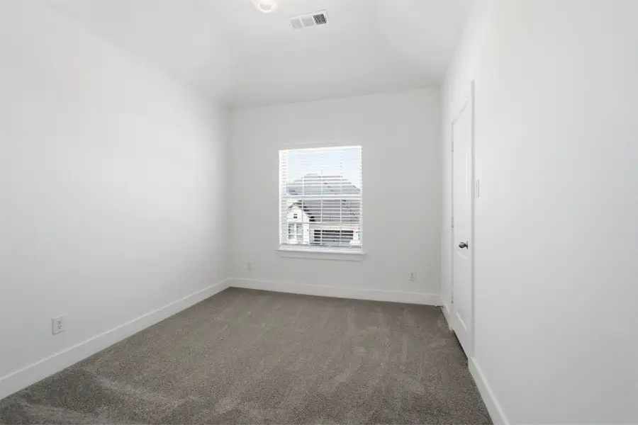 Spacious, unfurnished interior of a new home in Green Meadows, Celina (Image 62).