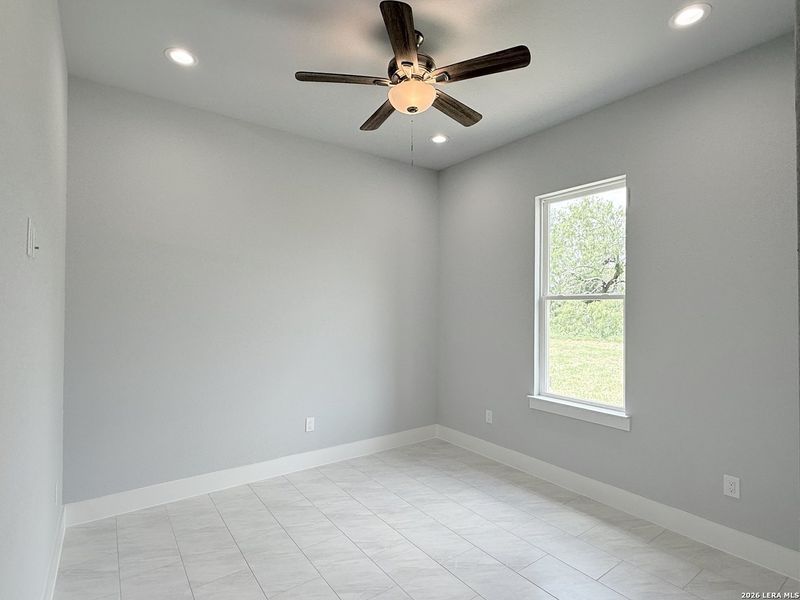 Spacious, unfurnished interior of a new home in , Lytle (Image 33).