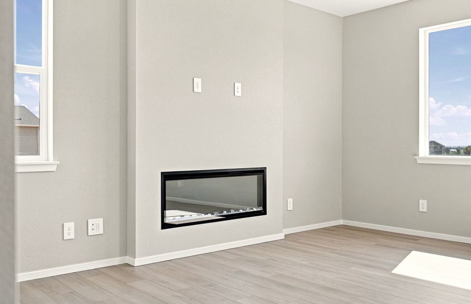 Spacious, unfurnished interior of a new home in Murata Farms, Fort Lupton (Image 28).