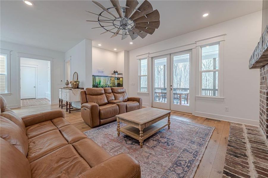 Furnished interior view inside a new home in , Waleska (Image 54).