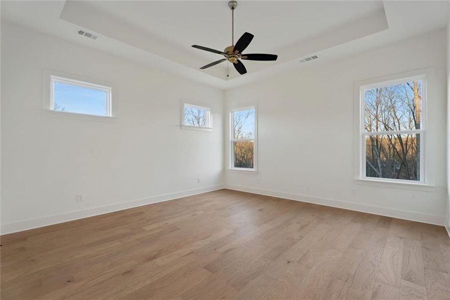 Spacious, unfurnished interior of a new home in Long Hollow Landing, Gainesville (Image 37). Spacious, unfurnished interior of a new home in Long Hollow Landing, Gainesville (Image 37).