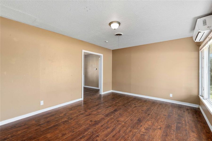 Spacious, unfurnished interior of a new home in , Brownwood (Image 7).