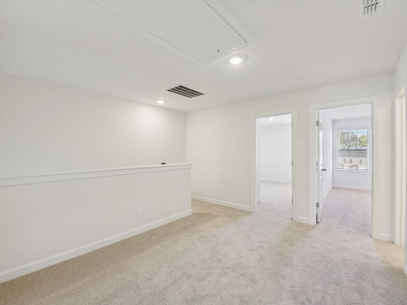 Spacious, unfurnished interior of a new home in Galloway Ridge, Charlotte (Image 11).