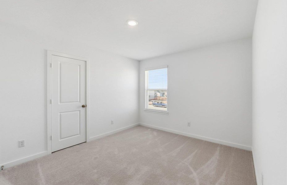 Spacious, unfurnished interior of a new home in Cameron Place, Manor (Image 17).