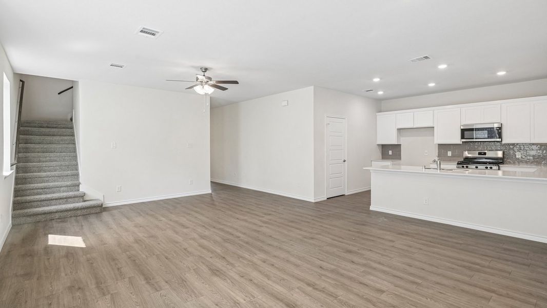 Spacious, unfurnished interior of a new home in Magnolia at Legacy Hills, Celina (Image 4).
