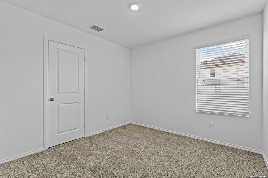 Spacious, unfurnished interior of a new home in Applewood, San Antonio (Image 20).