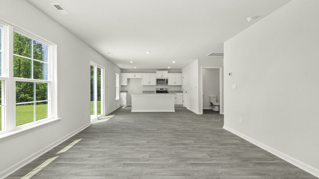 Spacious, unfurnished interior of a new home in Baymeade, Lexington (Image 14).