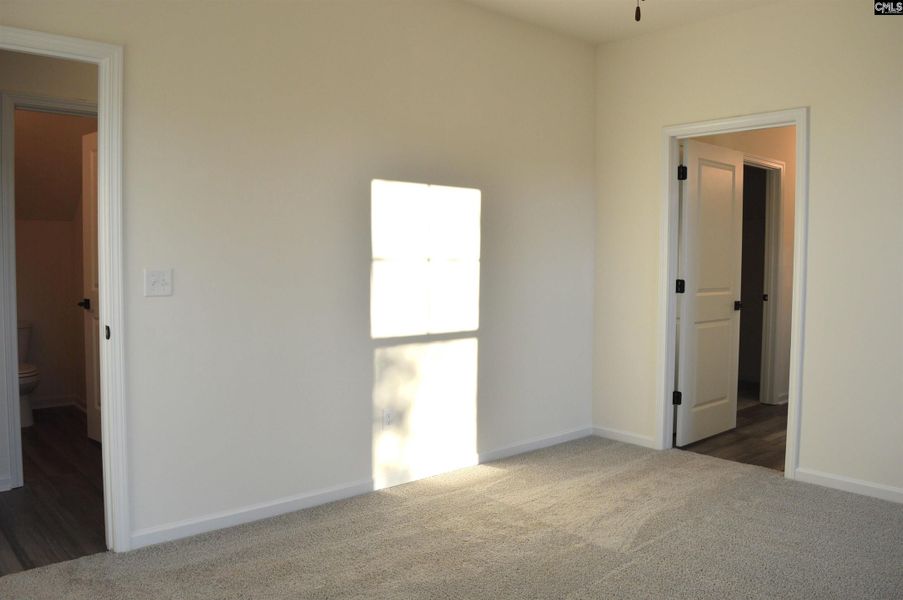 Spacious, unfurnished interior of a new home in Bickley Station, Irmo (Image 12).