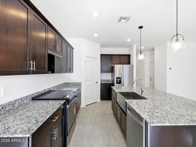 19-f869d122-07da-4cd7-a5ad-57f433740528