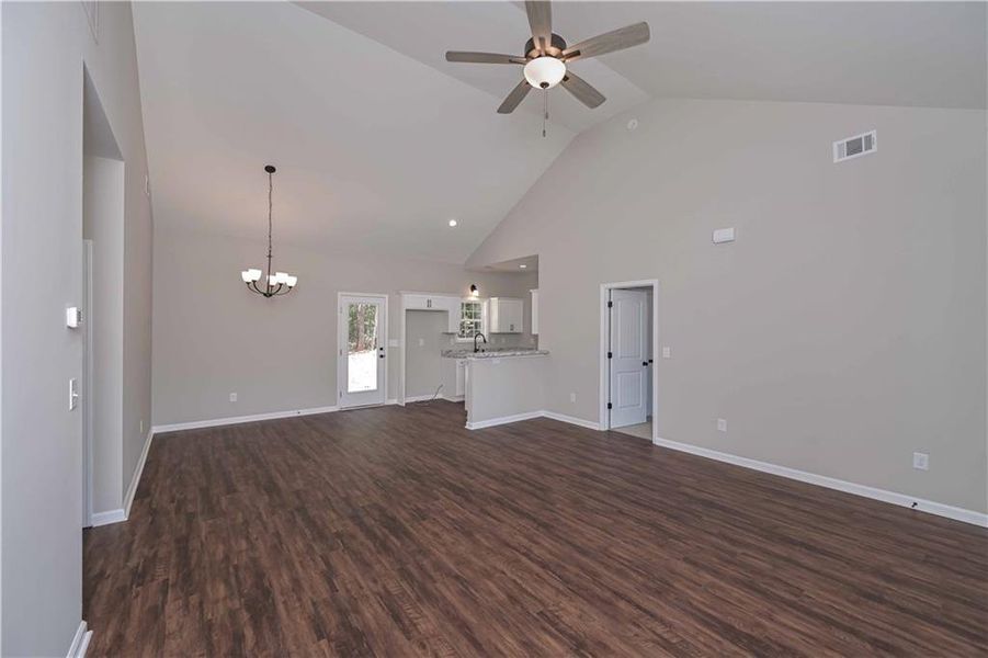 Spacious, unfurnished interior of a new home in , Temple (Image 29).