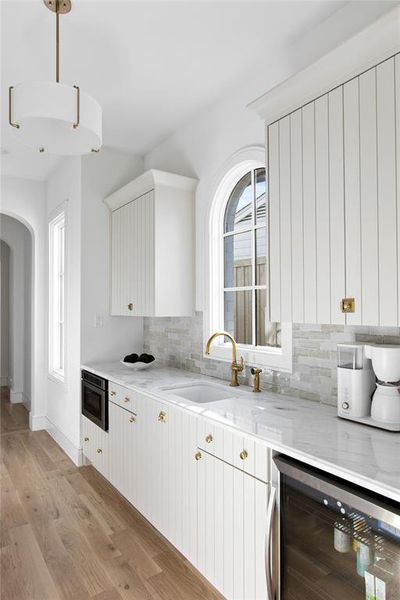 Furnished interior view inside a new home in , Dallas (Image 35).