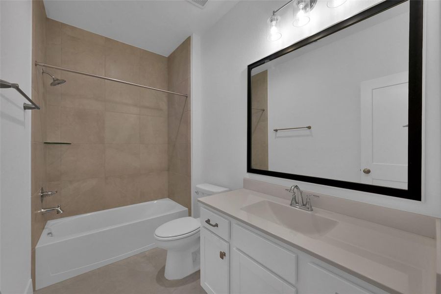 Furnished interior view inside a new home in Evergreen, Conroe (Image 11). Furnished interior view inside a new home in Evergreen, Conroe (Image 11).