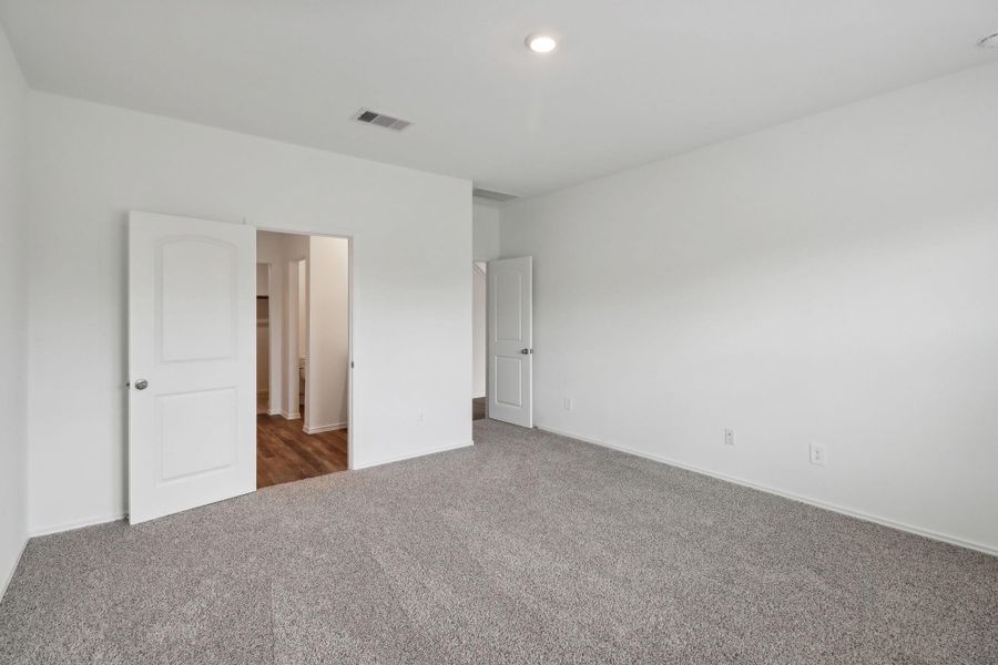 Spacious, unfurnished interior of a new home in Grand Pines, Magnolia (Image 13).