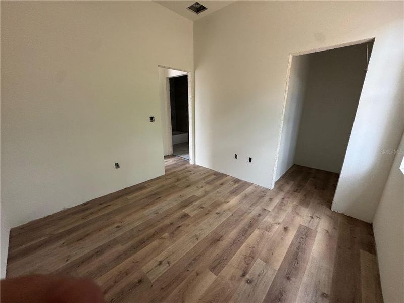 Spacious, unfurnished interior of a new home in , Citrus Springs (Image 11).