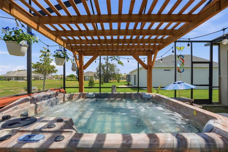 Community amenities in , Weeki Wachee (Image 59).