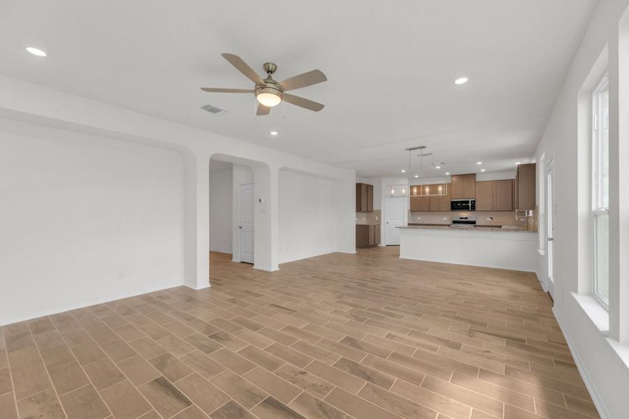 Spacious, unfurnished interior of a new home in Mustang Valley, Manor (Image 6).